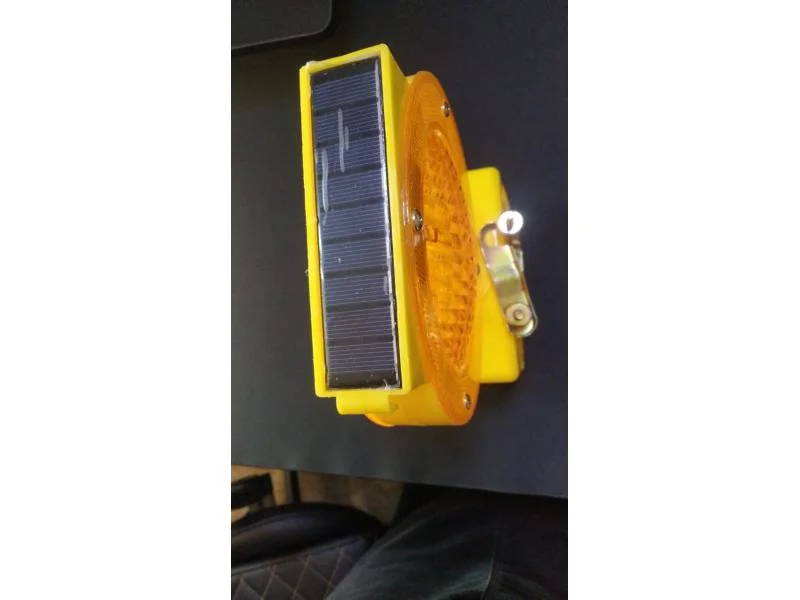 Пластиковый стробоскоп 32х18см, жёлтый, два источника питания