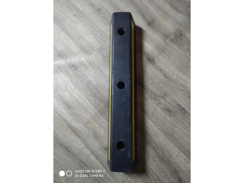 Колесоотбойник 750х150х120мм, резина