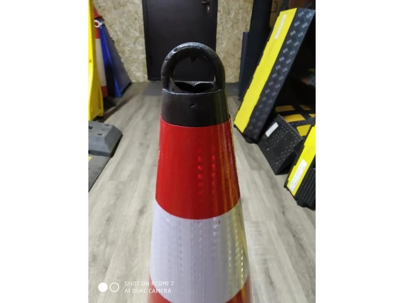 Резиновый дорожный конус, черный, супергибкий, 75 см 