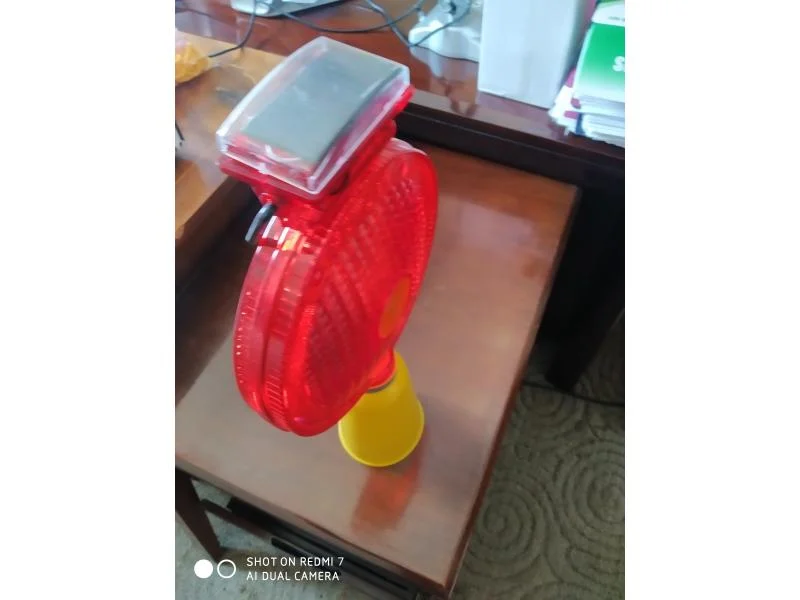 Проблесковый маяк 335х40х119мм с двойным питанием