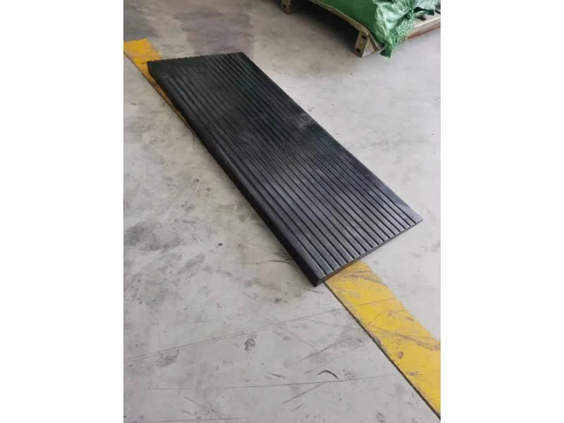 Резиновый пороговый пандус 1000х500х50мм, 11,6 кг