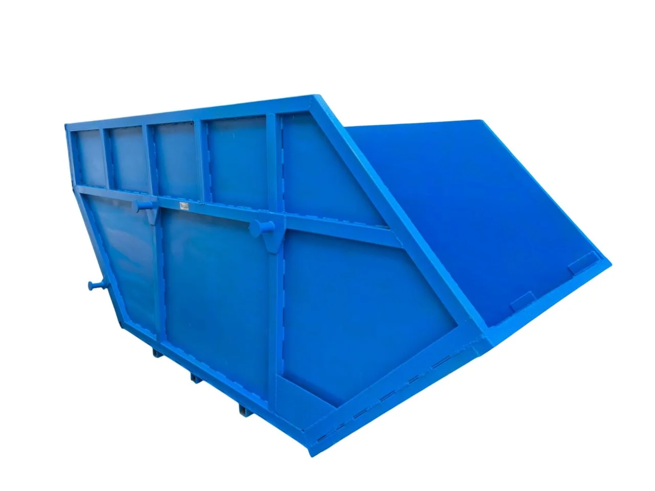 По спецзаказу изготовили бадью для металлических отходов